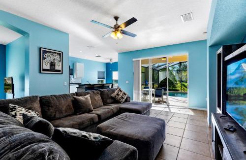Crescent Lakes House | Sunny Private Pool with Nature View to Rear - Quiet Community - Nr Disney
