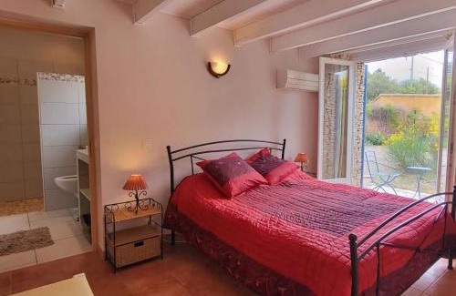 Villes-sur-Auzon Villa | Sunny Provence Getaway