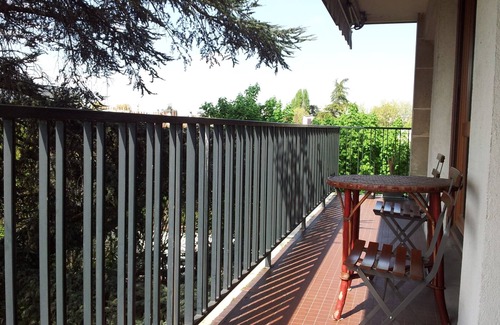 Les Viselets Apartment | Sunny quiet apt Bois de Vincennes for 2-5 pers during 2024 Paris Olympics