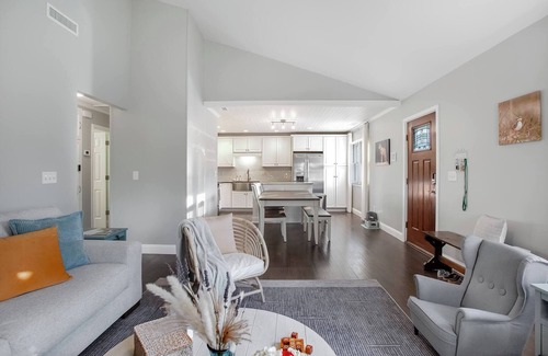 Kings Grant House | Sunny Refuge-Perfect for animal lovers of all ages