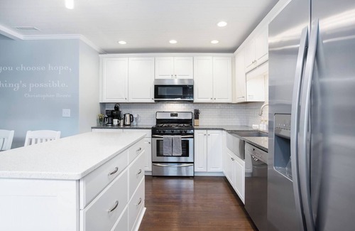 Kings Grant House | Sunny Refuge-Perfect for animal lovers of all ages