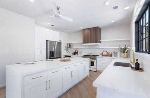 Sunland-Tujunga House | Sunny Remodeled Home In Tujunga next to Universal Studio