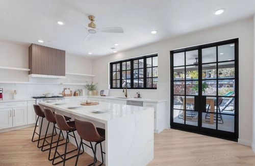 Sunland-Tujunga House | Sunny Remodeled Home In Tujunga next to Universal Studio