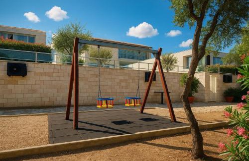 Brinje Apartment | Sunny Resort apartment with seaview 1273