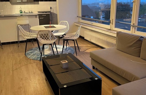 Kortrijk Apartment | Sunny roofflat at green parkresidence by monthly fee