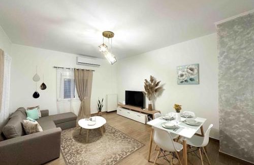 Evosmos Apartment | Sunny Rooftop House