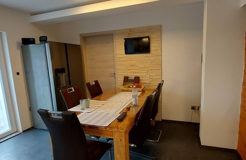 Duerrwangen Apartment | Sunny room 2 with own living room, bathroom, terrace
