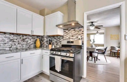 Dahlman House | Sunny's Haven in Little Italy