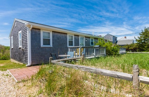 Sagamore Beach House | Sunny Sagamore Getaway—Steps from the Sand