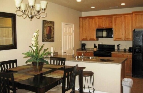 Mesquite Condo | Sunny Sands by Mesquite Vacation Rentals with 2 Car Garage and $510 in free daily activities