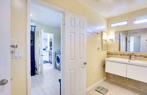 North Tustin House | Sunny Santa Ana Rental Home Near Disneyland!