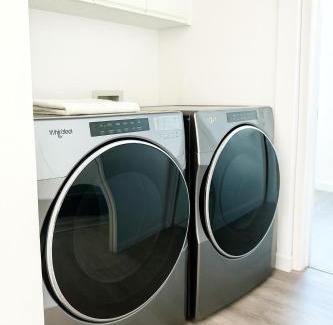 Sunset Park Apartment | Sunny Santa Monica House - Hot Tub, Game Room, BBQ, Projector