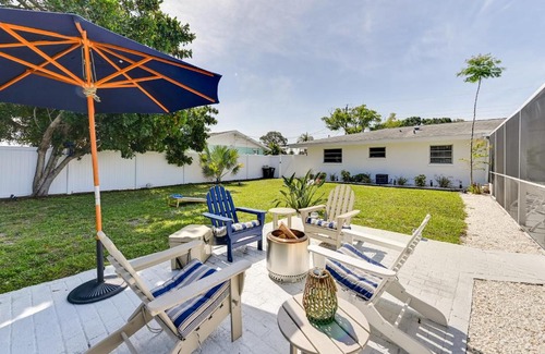 Gulf Gate Estates House | Sunny Sarasota Home with Pool Near Siesta Key Beach!