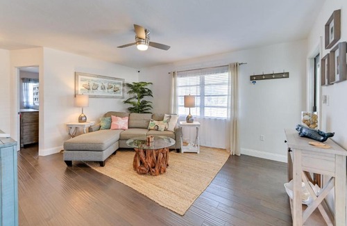 Gulf Gate Estates House | Sunny Sarasota Home with Pool Near Siesta Key Beach!