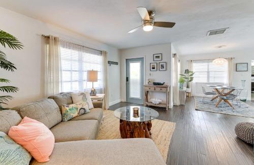 Gulf Gate Estates House | Sunny Sarasota Home with Pool Near Siesta Key Beach!
