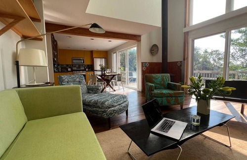 Mystic - New London House | Sunny Scandinavian House on Wamphassuc Pt. Harbor view. Short walk to the beach