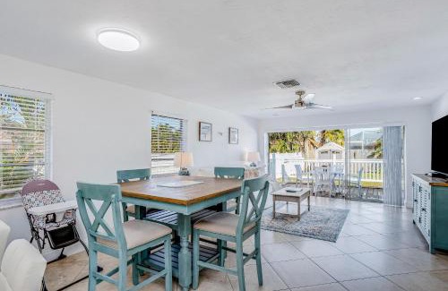 Naples Park House | Sunny Sea Breeze