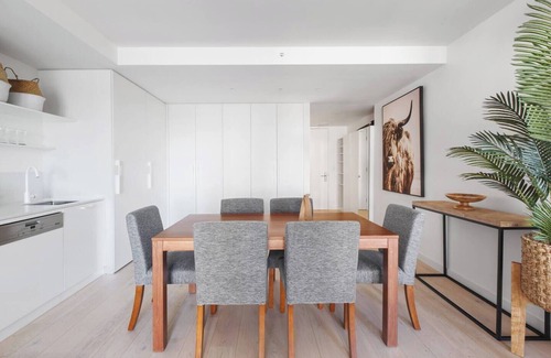 South Yarra Apartment | Sunny Seclusion Minutes from South Yarra Station