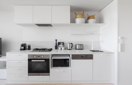 South Yarra Apartment | Sunny Seclusion Minutes from South Yarra Station
