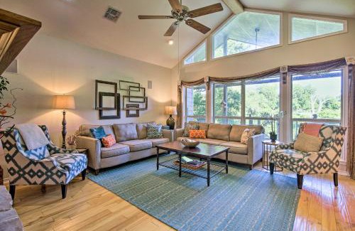 Seguin House | Sunny Seguin Retreat with Canoes on Guadalupe River!