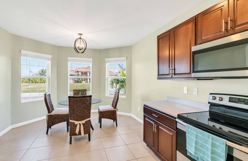 Mariner House | Sunny Shore Retreat: Pool, Golf, Softball