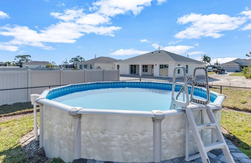 Mariner House | Sunny Shore Retreat: Pool, Golf, Softball