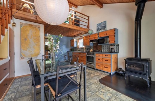 Fanny Bay House | Sunny Shores Beach House w/Mountain Views