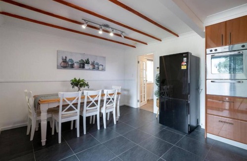 Lake Illawarra House | Sunny Shores House with Private Pool, pet friendly