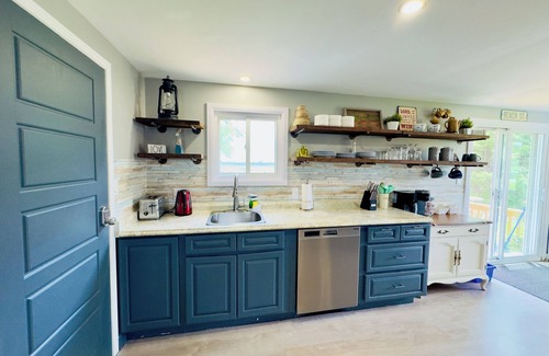 Lambton Shores House | Sunny Shores Retreat, Sunny Shores Retreat