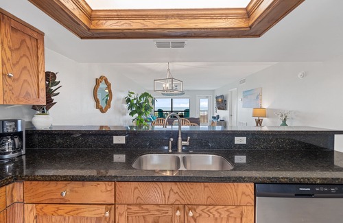 South Padre Island Condo | Sunny Shores at Saida II Updated Beachfront Condo