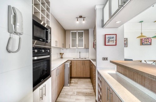 Renaca Apartment | Sunny Side 3BR W/View, 2 Parkings, Pool & Gym