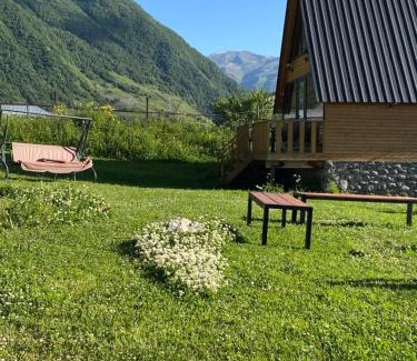 Gergeti Cabin | Sunny side cottage