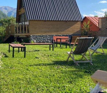 Gergeti Cabin | Sunny side cottage