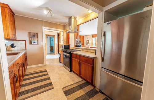 Manistique House | Sunny Side U.P.: Fall Into Relaxation at Sunny Side U.P. – Perfect for Scenic Views & Cozy Nights