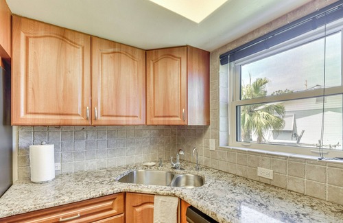 Palm Harbor Estates House | Sunny South Daytona Home w/Pool & Grill!