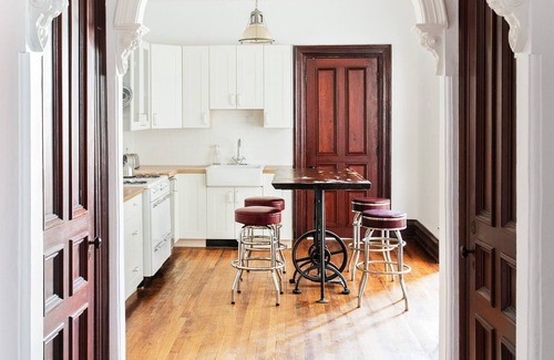 Hudson Apartment | Sunny, Spacious & Central: Fedora