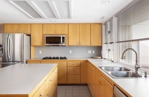 Warwick House | Sunny, spacious West Coast style house w/movie room