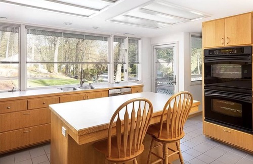 Warwick House | Sunny, spacious West Coast style house w/movie room