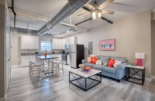 Biloxi Apartment | Sunny State of Mind In Downtown Biloxi