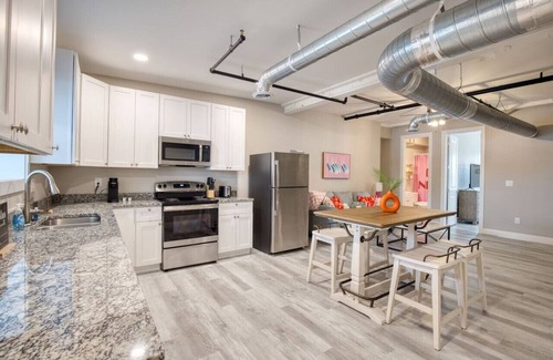 Biloxi Apartment | Sunny State of Mind In Downtown Biloxi
