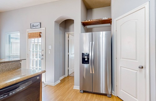 College Station House | Sunny stay between Houston and Austin with pond views, deck, & modern interior