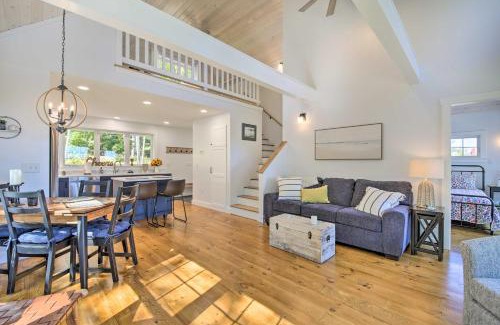 Sandy Point House | Sunny Stockton Springs Home Less Than 1 Mi to Beach!