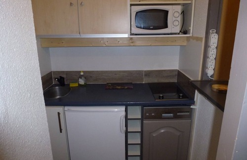 Isola Apartment | Sunny Studio in Isola: Ski-In Access, WiFi, Near Center