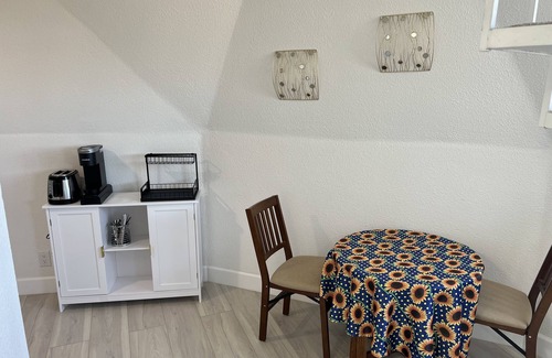 Townsite Apartment | Sunny Studio near Water Street - Unit An