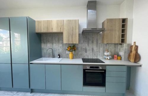 Brislington Apartment | Sunny Studio with Parking and Private Entrance