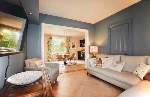 Heworth Apartment | Sunny, stylish character apartment next to park