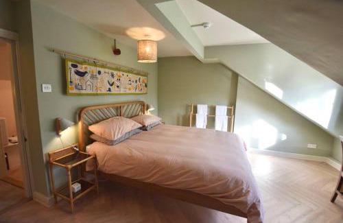 Heworth Apartment | Sunny, stylish character apartment next to park