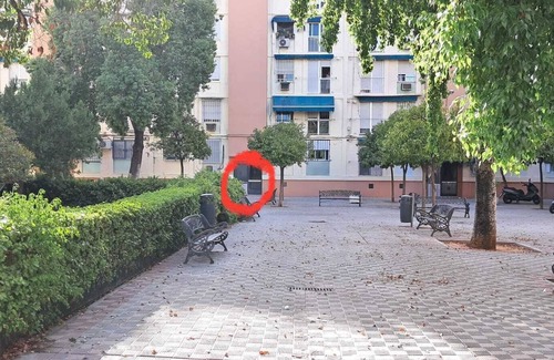 San Pablo A y B Apartment | Sunny & stylish handmade home. WI-FI, a/c and free parking on the street.