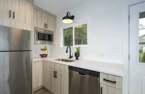 Camas Apartment | Sunny & stylish space in walkable neighborhood, 15min to pdx
