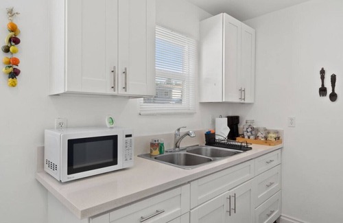 Lincoln Acres Apartment | Sunny Suite on 43rd by Rather Be Properties